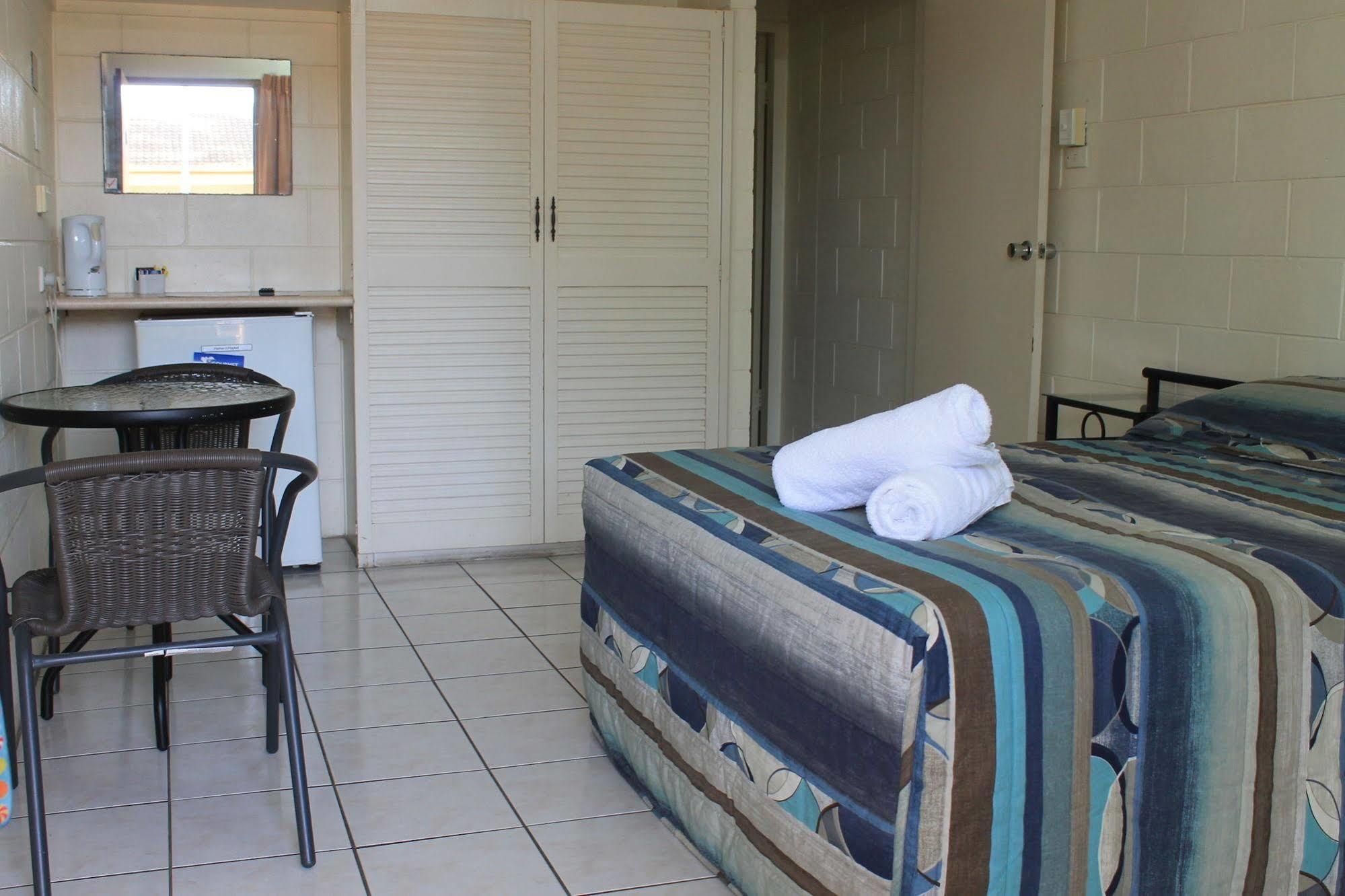 Oasis Inn Apartments Cairns Luaran gambar