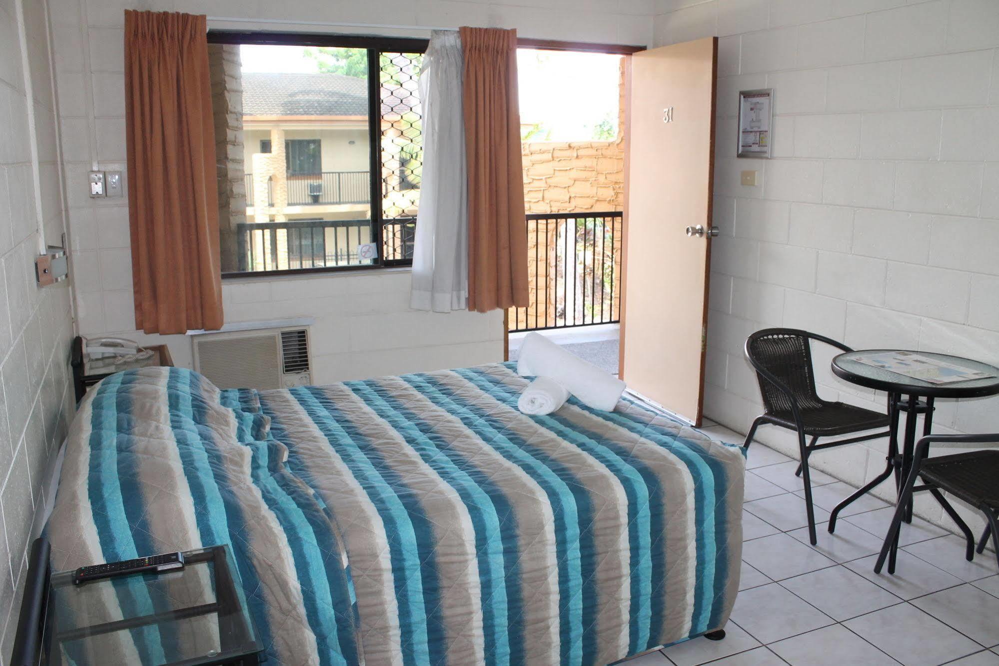 Oasis Inn Apartments Cairns Luaran gambar