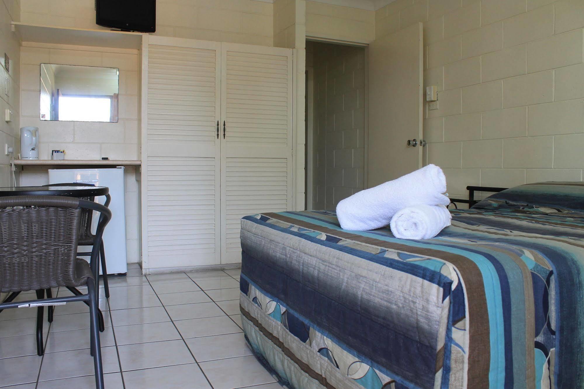 Oasis Inn Apartments Cairns Luaran gambar