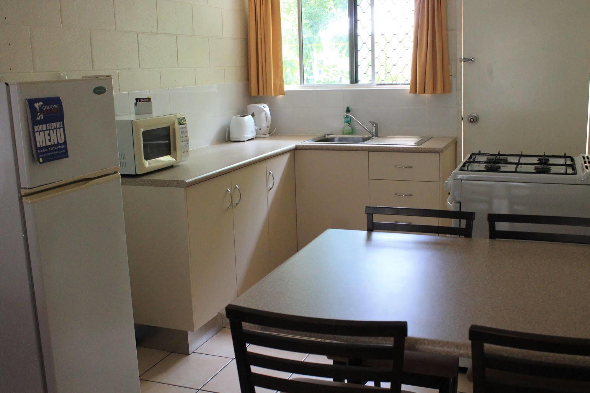 Oasis Inn Apartments Cairns Luaran gambar