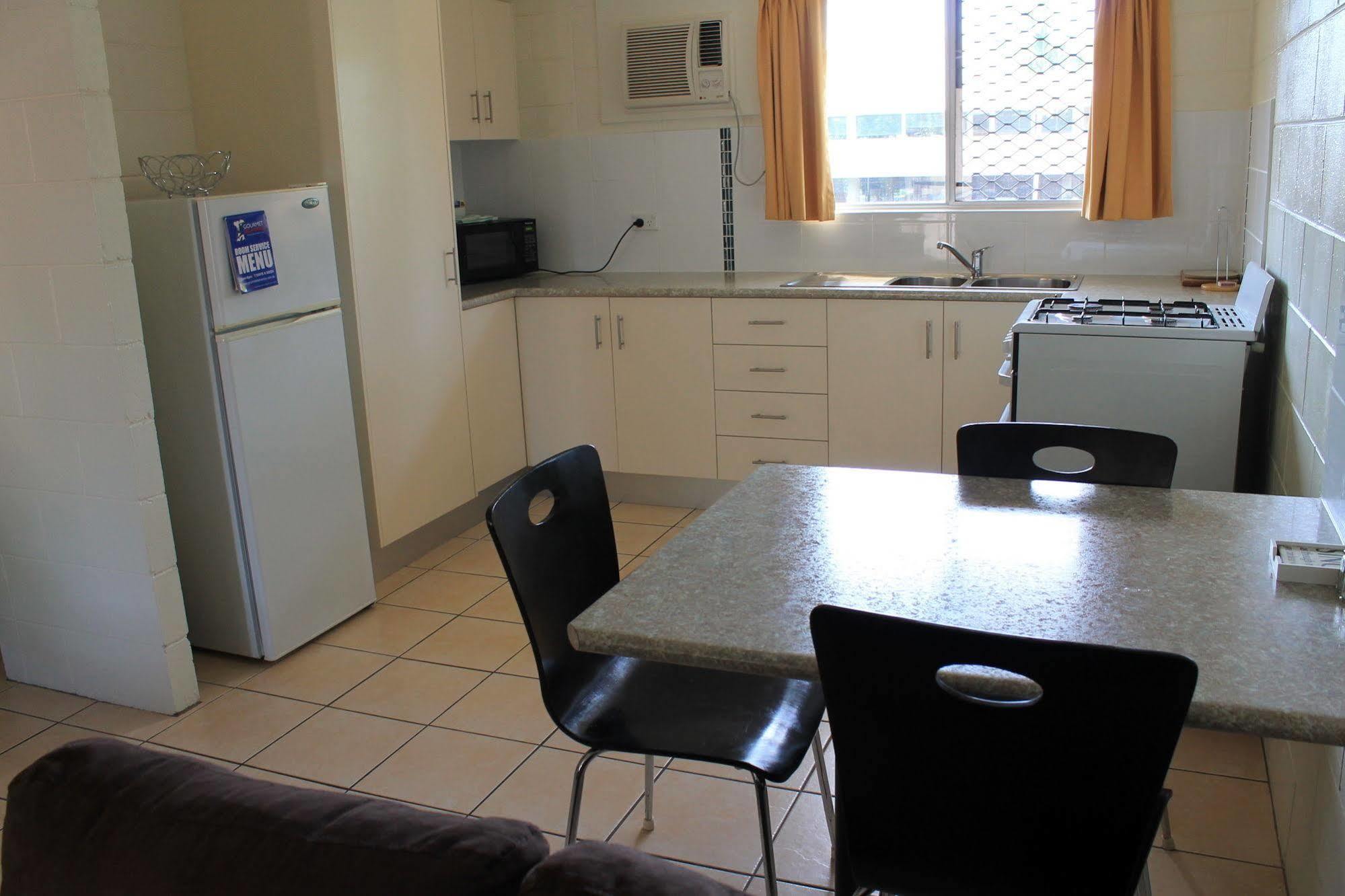 Oasis Inn Apartments Cairns Luaran gambar