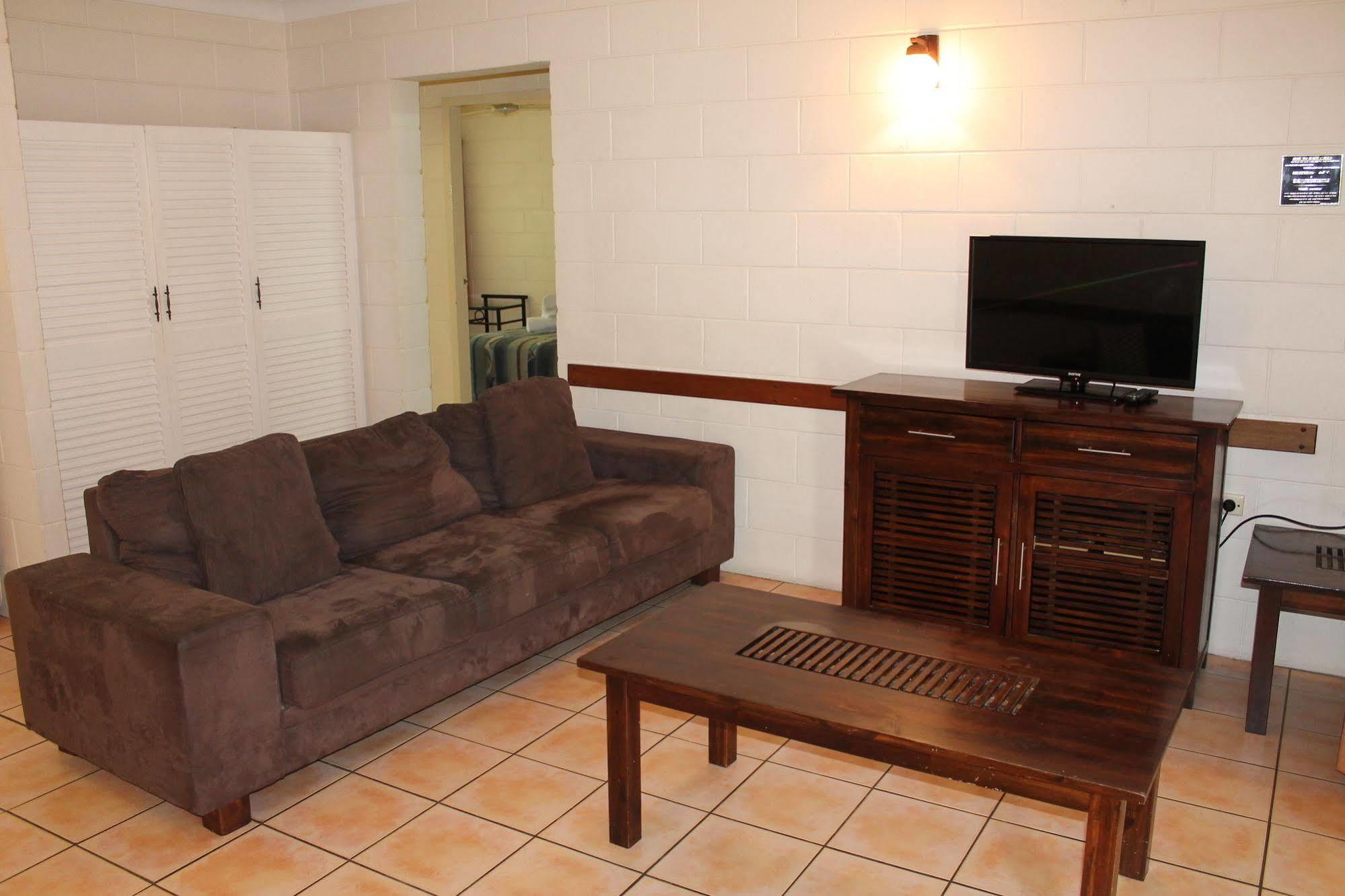 Oasis Inn Apartments Cairns Luaran gambar