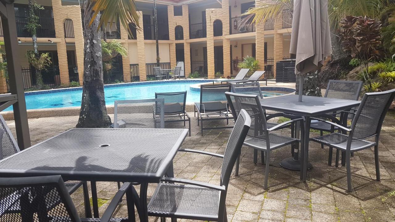 Oasis Inn Apartments Cairns Luaran gambar