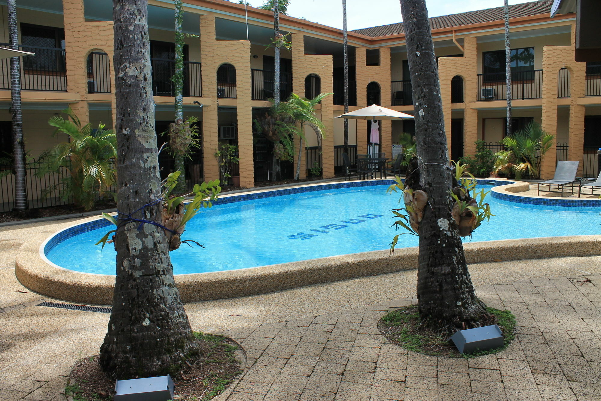 Oasis Inn Apartments Cairns Luaran gambar