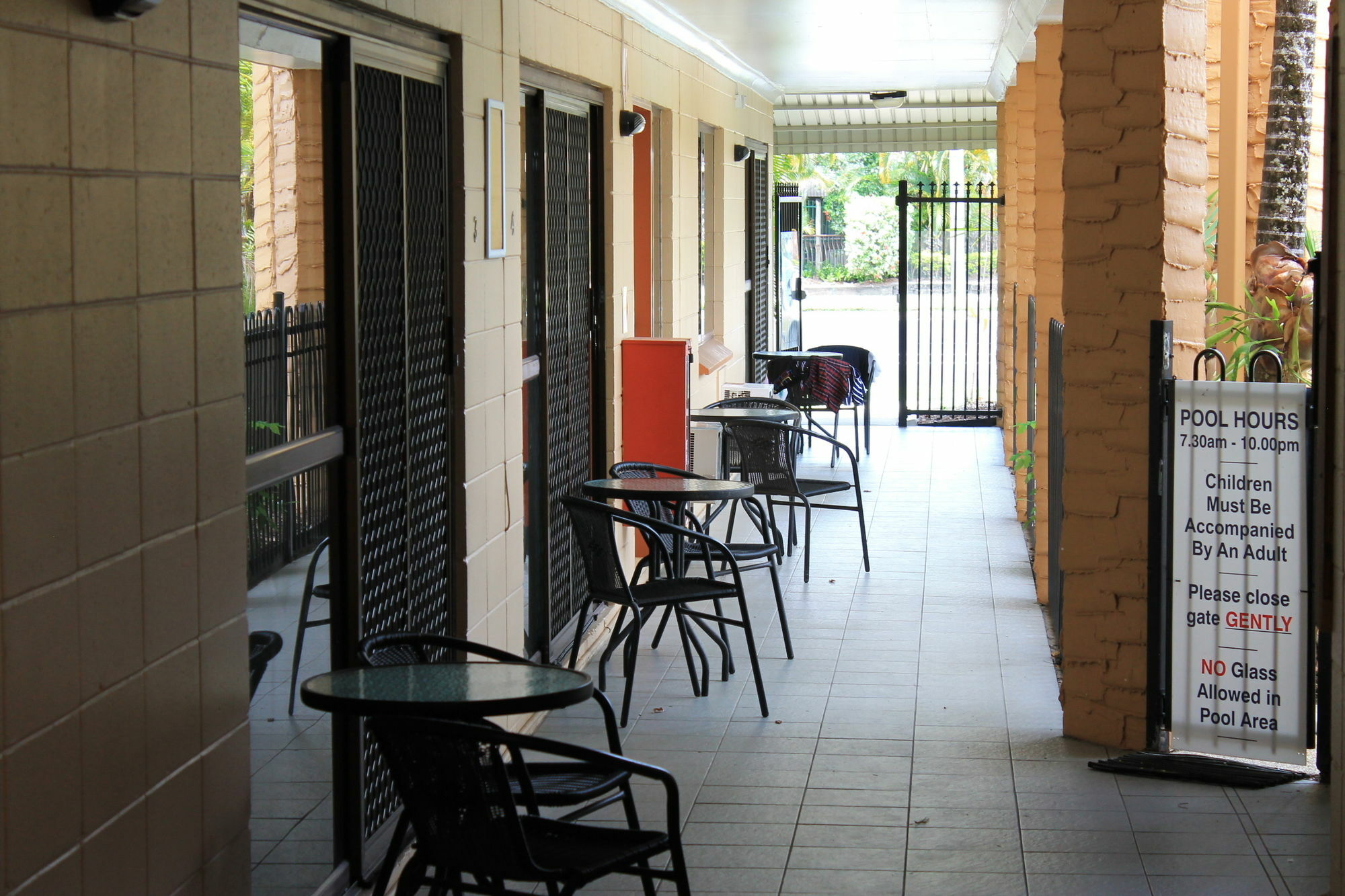 Oasis Inn Apartments Cairns Luaran gambar