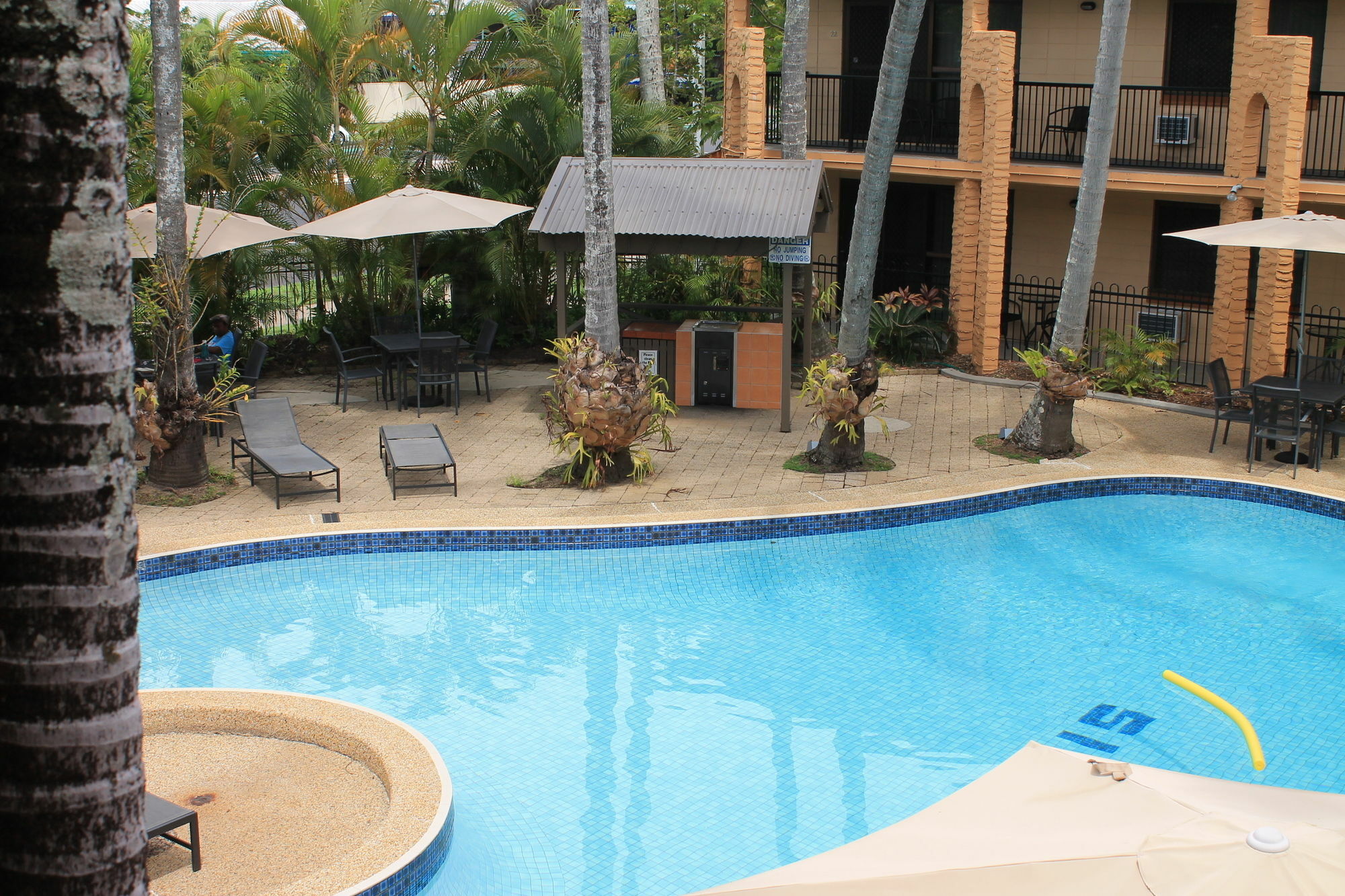 Oasis Inn Apartments Cairns Luaran gambar